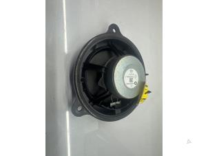 Gebruikte Speaker Renault Twingo III (AH) ZE R80 Prijs € 20,00 Margeregeling aangeboden door de Nollen autorecycling
