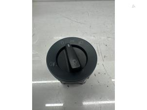 Gebruikte Licht Schakelaar Skoda Fabia II (5J) 1.2i Prijs € 20,00 Margeregeling aangeboden door de Nollen autorecycling