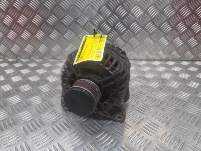 Gebruikte Dynamo Renault Kangoo Express (FW) 1.5 dCi 85 Prijs € 50,00 Margeregeling aangeboden door autodemontage denollen