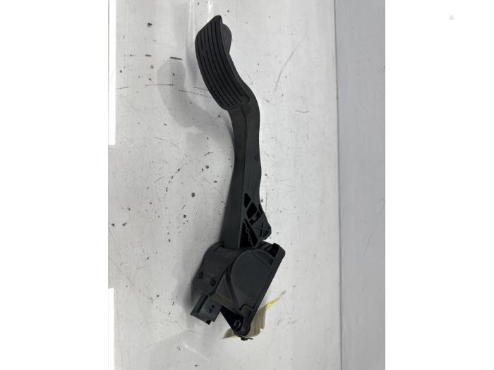 Gebruikte Gaspedaal Citroen C4 Grand Picasso (UA) 2.0 16V Autom. Prijs € 24,95 Margeregeling aangeboden door autodemontage denollen