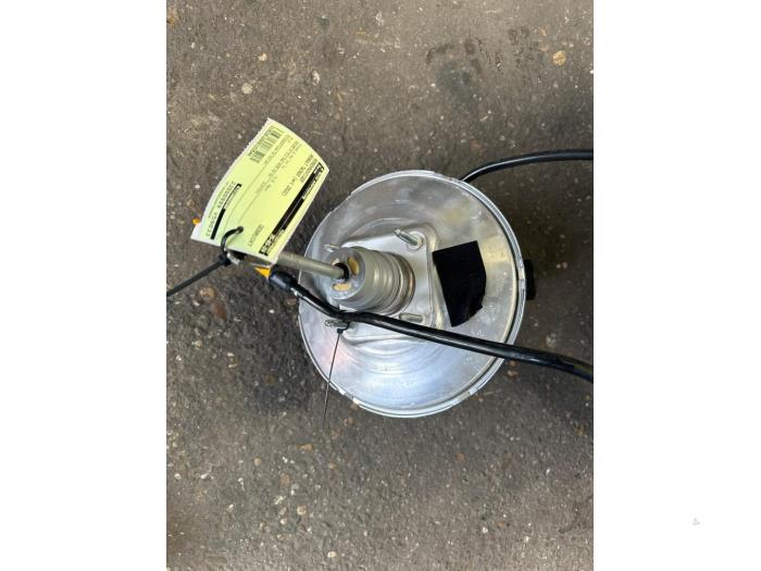 Rembekrachtiger van een Renault Twingo III (AH) ZE R80 2022