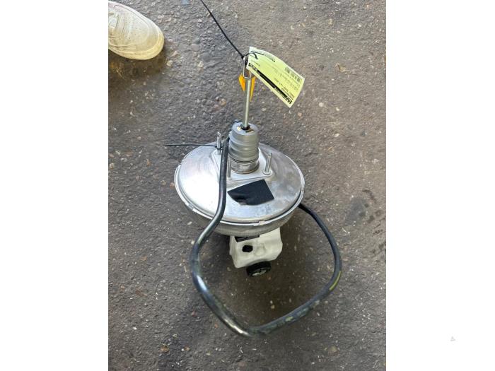 Rembekrachtiger van een Renault Twingo III (AH) ZE R80 2022