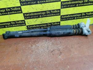 Gebruikte Schokbreker set Ford Fiesta 5 (JD/JH) 1.3 Prijs € 50,00 Margeregeling aangeboden door de Nollen autorecycling