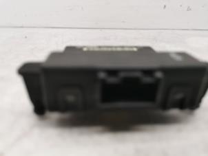 Gebruikte Comfort Module Volkswagen Golf V (1K1) 1.4 FSI 16V Prijs € 35,00 Margeregeling aangeboden door de Nollen autorecycling