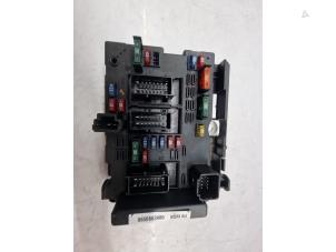 Gebruikte Zekeringkast Peugeot 307 (3A/C/D) 1.6 16V Prijs € 50,00 Margeregeling aangeboden door de Nollen autorecycling