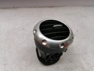 Gebruikte Luchtrooster Dashboard Audi TT (8N3) 1.8 T 20V Quattro Prijs € 20,00 Margeregeling aangeboden door de Nollen autorecycling