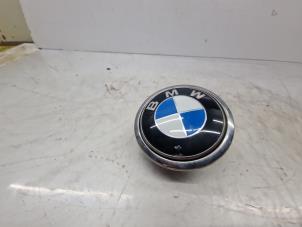 Gebruikte Handgreep Achterklep BMW 1 serie (E87/87N) 118d 16V Prijs € 19,95 Margeregeling aangeboden door de Nollen autorecycling