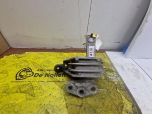 Gebruikte Motorrubber Opel Insignia 1.8 16V Ecotec Prijs € 25,00 Margeregeling aangeboden door de Nollen autorecycling