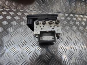 Gebruikte ABS Pomp Ford Transit Courier 1.5 TDCi 75 Prijs € 302,50 Inclusief btw aangeboden door de Nollen autorecycling