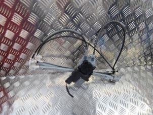 Gebruikte Ruitmechaniek 4Deurs links-voor Renault Laguna II Grandtour (KG) 2.0 16V Turbo Prijs € 45,00 Margeregeling aangeboden door de Nollen autorecycling