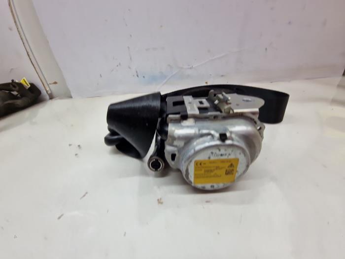 Veiligheidsgordel links-achter van een Ford EcoSport (JK8) 1.0 EcoBoost 12V 125 2022