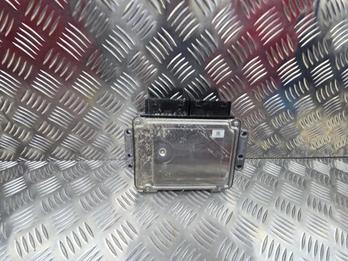 Computer Motormanagement van een Ford EcoSport (JK8) 1.0 EcoBoost 12V 125 2022