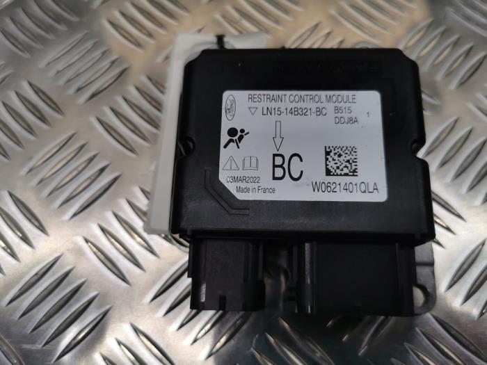 Airbag Module van een Ford EcoSport (JK8) 1.0 EcoBoost 12V 125 2022