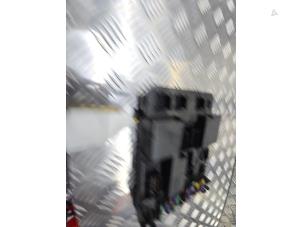 Gebruikte Zekeringkast Ford Fusion 1.4 16V Prijs € 74,95 Margeregeling aangeboden door de Nollen autorecycling