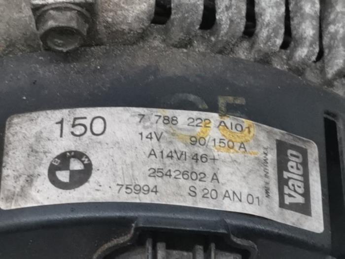 Dynamo van een BMW 3 serie (E46/4) 330d 24V 2001