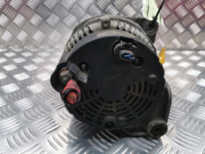 Dynamo van een BMW 3 serie (E46/4) 330d 24V 2001