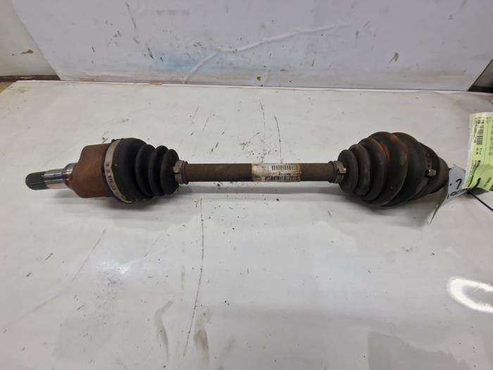 Gebruikte Aandrijfas links-voor Ford Fiesta 6 (JA8) 1.4 16V Prijs € 45,00 Margeregeling aangeboden door autodemontage denollen