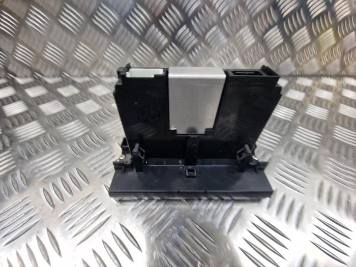 Gebruikte Display Interieur Volvo V50 (MW) 2.4 20V Prijs € 24,95 Margeregeling aangeboden door autodemontage denollen