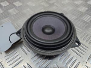 Gebruikte Luidspreker BMW B6 Cabriolet (E64) 4.4 V8 32V Prijs € 30,00 Margeregeling aangeboden door de Nollen autorecycling