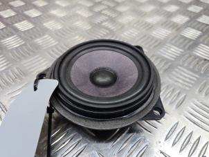 Gebruikte Luidspreker BMW B6 Cabriolet (E64) 4.4 V8 32V Prijs € 30,00 Margeregeling aangeboden door de Nollen autorecycling
