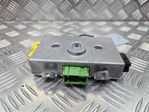 Gebruikte Comfort Module BMW B6 Cabriolet (E64) 4.4 V8 32V Prijs € 75,00 Margeregeling aangeboden door de Nollen autorecycling