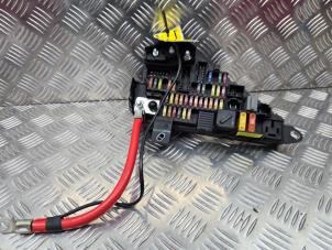 Gebruikte Zekeringkast BMW B6 Cabriolet (E64) 4.4 V8 32V Prijs € 40,00 Margeregeling aangeboden door de Nollen autorecycling