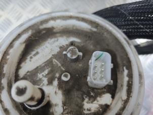 Gebruikte Brandstofpomp Elektrisch BMW B6 Cabriolet (E64) 4.4 V8 32V Prijs € 65,00 Margeregeling aangeboden door de Nollen autorecycling