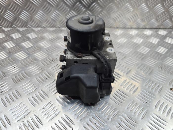 Gebruikte ABS Pomp Volvo S70 2.5 10V Prijs € 95,00 Margeregeling aangeboden door autodemontage denollen