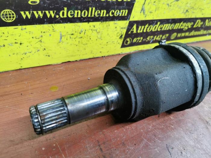 Aandrijfas links-voor van een Fiat Fiorino (225) 1.3 JTD 16V Multijet 2008