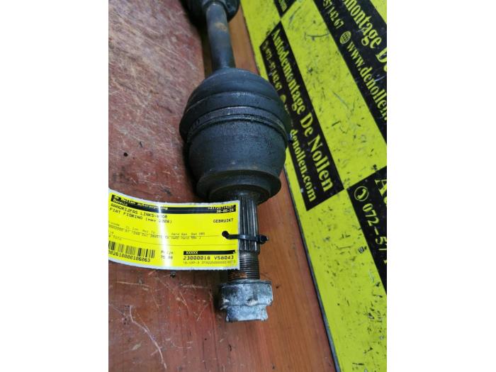 Aandrijfas links-voor van een Fiat Fiorino (225) 1.3 JTD 16V Multijet 2008