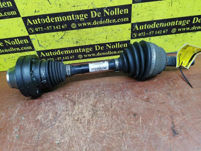 Gebruikte Aandrijfas rechts-voor Volkswagen Touareg (7LA/7L6) 2.5 TDI R5 Prijs € 150,00 Margeregeling aangeboden door autodemontage denollen