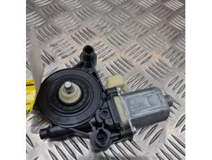 Gebruikte Motor electrisch raam Skoda Octavia Combi (5EAC) 2.0 TSI RS 245 16V Prijs € 24,95 Margeregeling aangeboden door de Nollen autorecycling