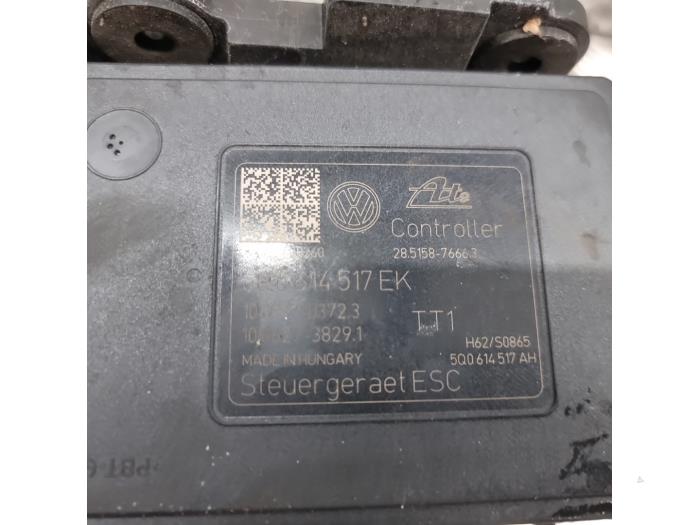 ABS Pomp van een Audi A3 Sportback (8VA/8VF) 1.5 30 g-tron 16V 2020