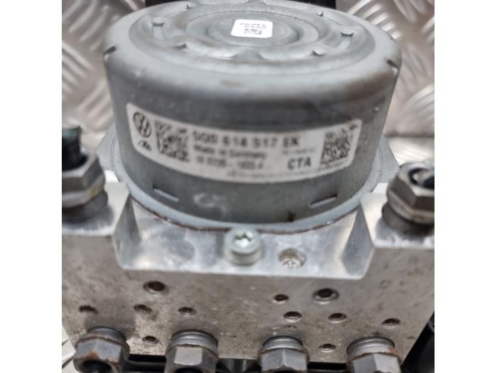 ABS Pomp van een Audi A3 Sportback (8VA/8VF) 1.5 30 g-tron 16V 2020