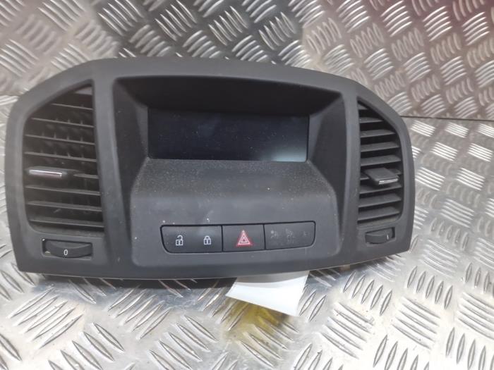 Gebruikte Display Interieur Opel Insignia 1.8 16V Ecotec Prijs € 100,00 Margeregeling aangeboden door autodemontage denollen