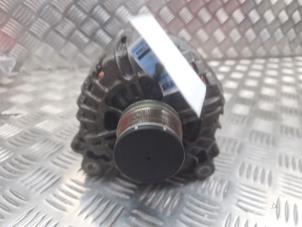 Gebruikte Dynamo Volkswagen Caddy III (2KA,2KH,2CA,2CH) 2.0 SDI Prijs € 75,00 Margeregeling aangeboden door de Nollen autorecycling