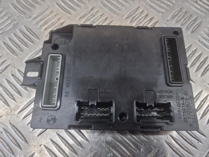 Gebruikte Computer Diversen Renault Twingo III (AH) 1.0 SCe 70 12V Prijs € 70,00 Margeregeling aangeboden door autodemontage denollen