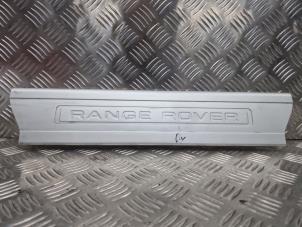 Gebruikte Voorinstap links Landrover Range Rover Sport (LW) 3.0 SDV6 Prijs € 50,00 Margeregeling aangeboden door de Nollen autorecycling
