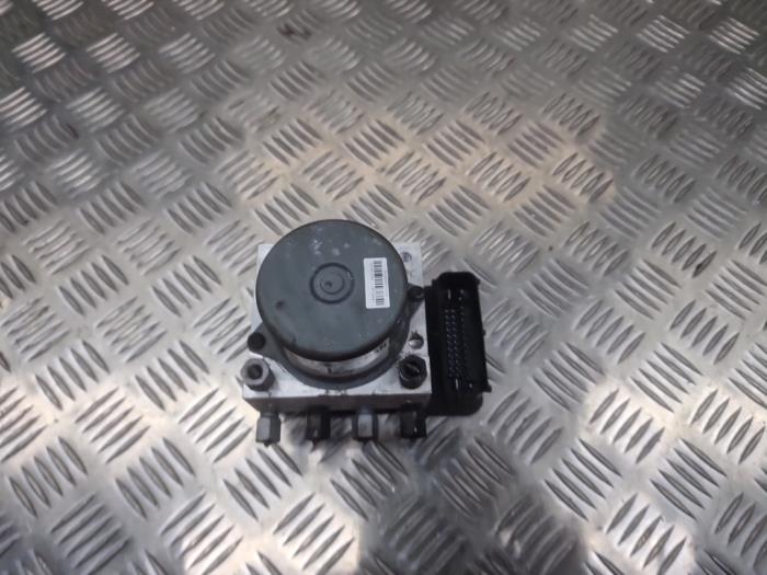 Gebruikte ABS Pomp Chevrolet Spark (M300) 1.0 16V Bifuel Prijs € 71,00 Margeregeling aangeboden door autodemontage denollen