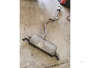 Gebruikte Uitlaat Midden + Einddemper Mercedes GLA (156.9) 1.6 180 16V Prijs € 175,00 Margeregeling aangeboden door de Nollen autorecycling