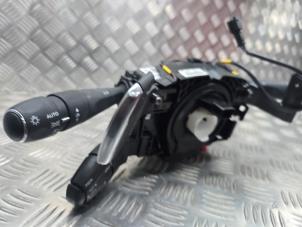 Gebruikte Licht + Raw Schakelaar Peugeot 208 II (UB/UH/UP) 1.2 Vti 12V PureTech 100 Prijs € 135,00 Margeregeling aangeboden door de Nollen autorecycling