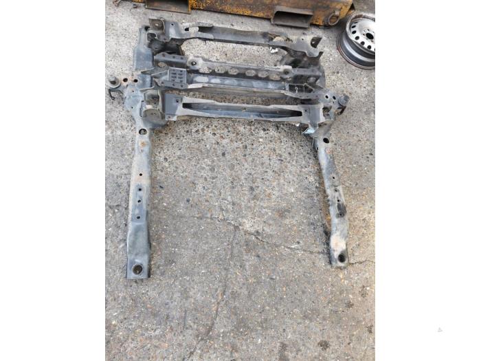 Gebruikte Subframe Mercedes Sprinter 3t (906.61) 213 CDI 16V Prijs € 150,00 Margeregeling aangeboden door autodemontage denollen