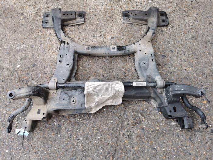Gebruikte Subframe Mercedes GLA (156.9) 1.6 180 16V Prijs € 125,00 Margeregeling aangeboden door autodemontage denollen