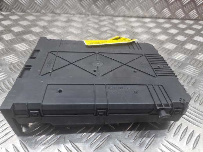 Computer Body Control van een Citroën C4 Cactus (0B/0P) 1.2 PureTech 82 12V 2017