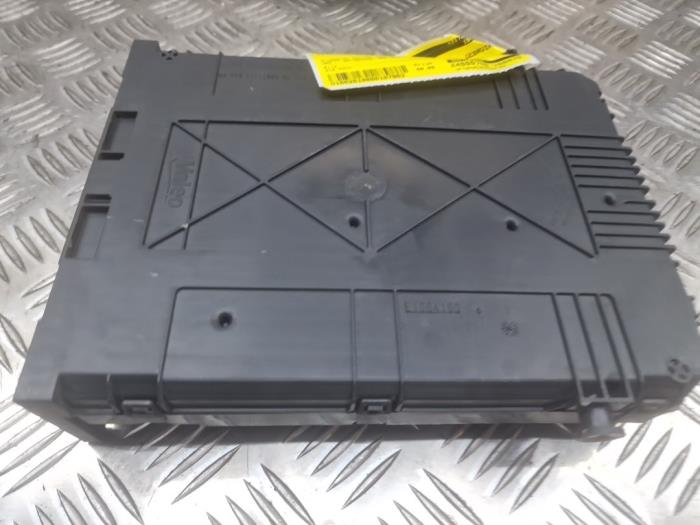 Computer Body Control van een Citroën C4 Cactus (0B/0P) 1.2 PureTech 82 12V 2017