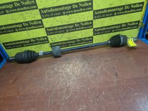 Gebruikte Aandrijfas rechts-voor Fiat Grande Punto (199) 1.2 Prijs € 50,00 Margeregeling aangeboden door de Nollen autorecycling