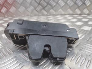 Gebruikte Slotmechaniek Achterklep Citroen C8 (EA/EB) 2.0 16V Prijs € 20,00 Margeregeling aangeboden door de Nollen autorecycling