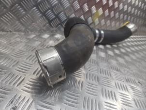 Gebruikte Intercooler Slang Ford Ranger 2.0 EcoBlue 16V 4x4 Prijs € 125,00 Margeregeling aangeboden door de Nollen autorecycling
