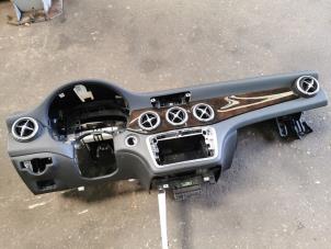 Gebruikte Dashboard Mercedes GLA (156.9) 1.6 180 16V Prijs € 675,00 Margeregeling aangeboden door de Nollen autorecycling