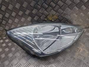 Gebruikte Koplamp rechts Ford Focus 1 Wagon 1.6 16V Prijs € 30,00 Margeregeling aangeboden door de Nollen autorecycling